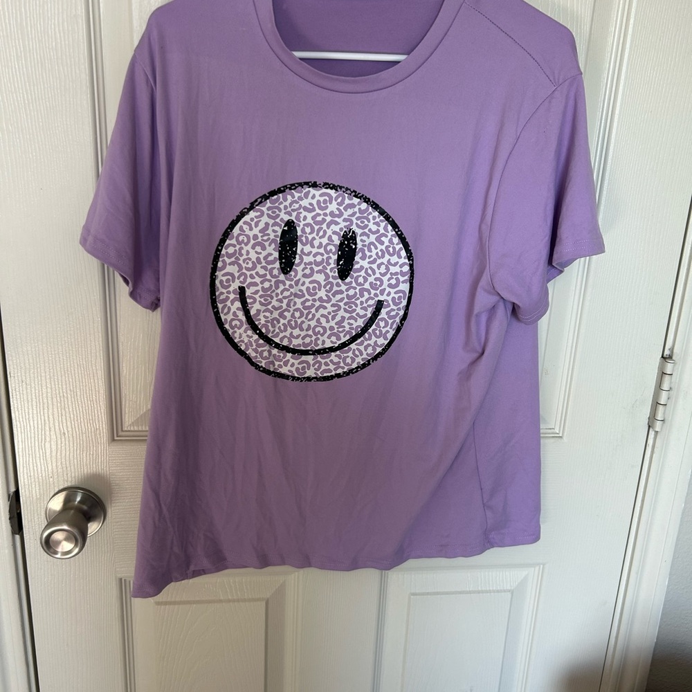 SHEIN Lavender Short Sleeve Tee with Smiley Leopard Print
